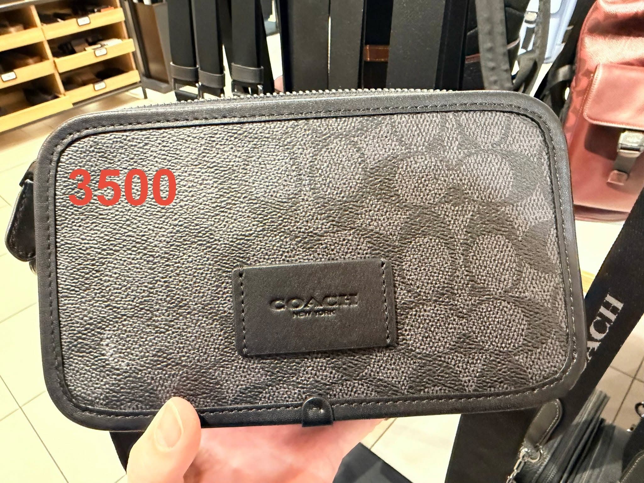 COACH 經典 C Logo 男款斜背包
