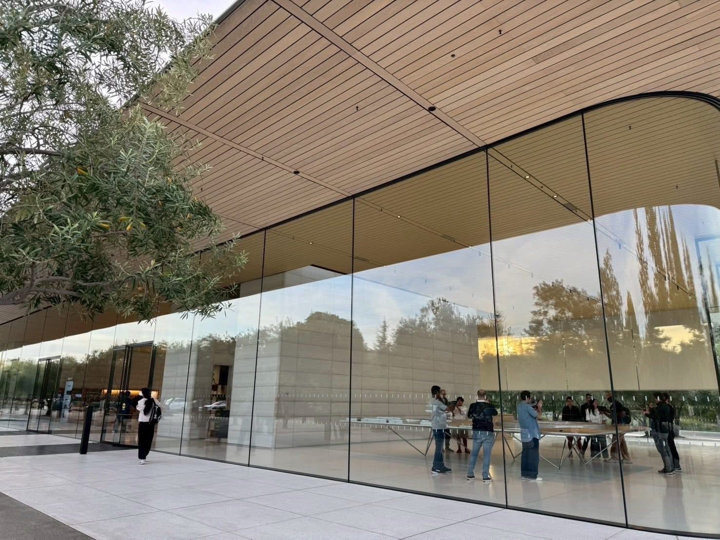 Apple Park Visitor Center 外觀照片