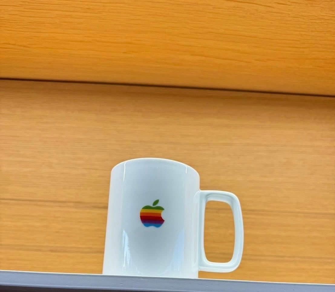 Apple Park 限定彩虹 Logo 馬克杯 9cm
